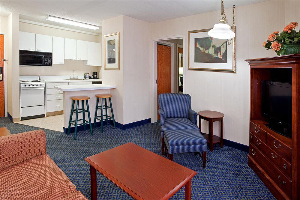 Candlewood Suites Pittsburgh-Cranberry By Ihg Cranberry Township Exterior photo